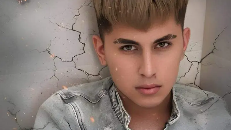 Portada del nuevo disco de este joven cantante y compositor que se titula “Renacer”